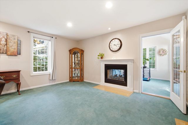 16 Alyssa Drive, Derry, NH 03038