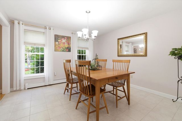 16 Alyssa Drive, Derry, NH 03038