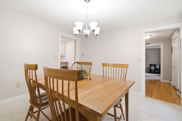 16 Alyssa Drive, Derry, NH 03038