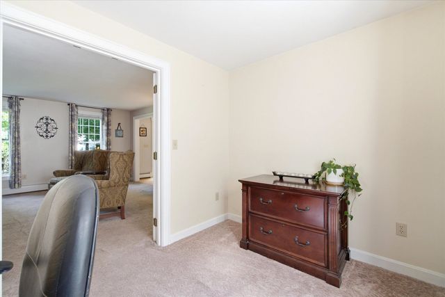 16 Alyssa Drive, Derry, NH 03038