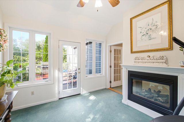 16 Alyssa Drive, Derry, NH 03038