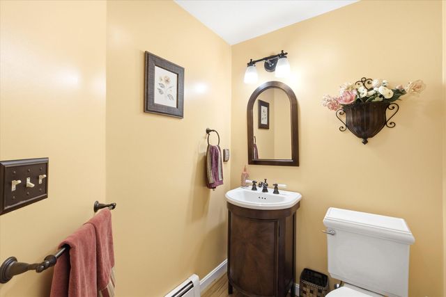 16 Alyssa Drive, Derry, NH 03038