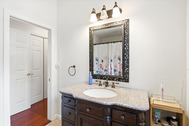 16 Alyssa Drive, Derry, NH 03038