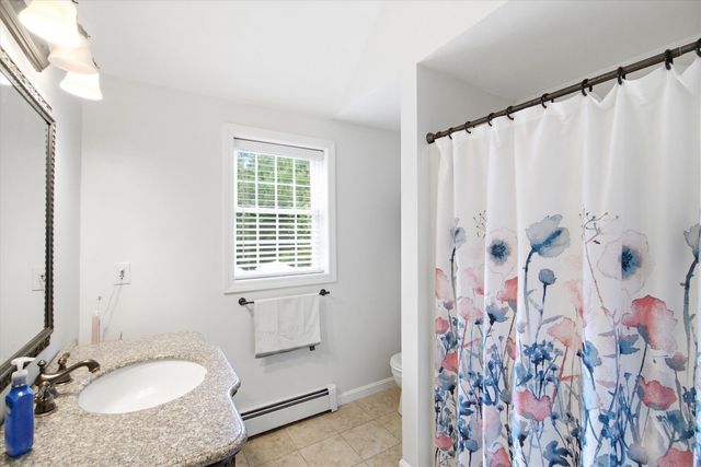 16 Alyssa Drive, Derry, NH 03038