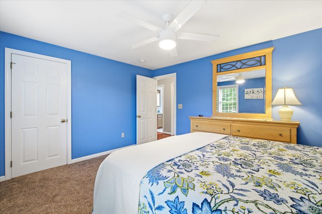16 Alyssa Drive, Derry, NH 03038