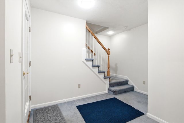 16 Alyssa Drive, Derry, NH 03038