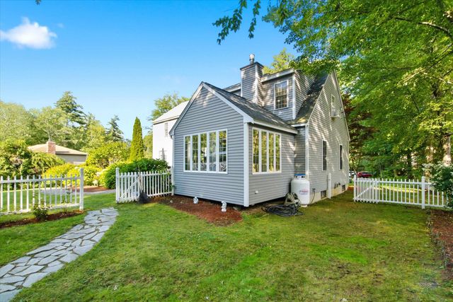 16 Alyssa Drive, Derry, NH 03038