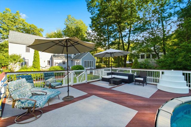16 Alyssa Drive, Derry, NH 03038