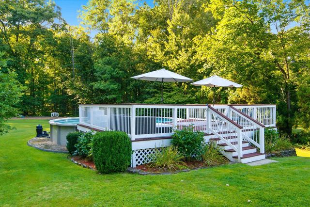 16 Alyssa Drive, Derry, NH 03038