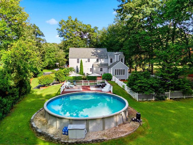 16 Alyssa Drive, Derry, NH 03038