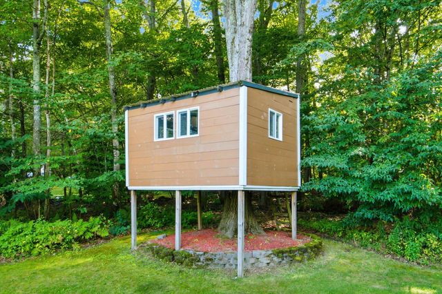 16 Alyssa Drive, Derry, NH 03038