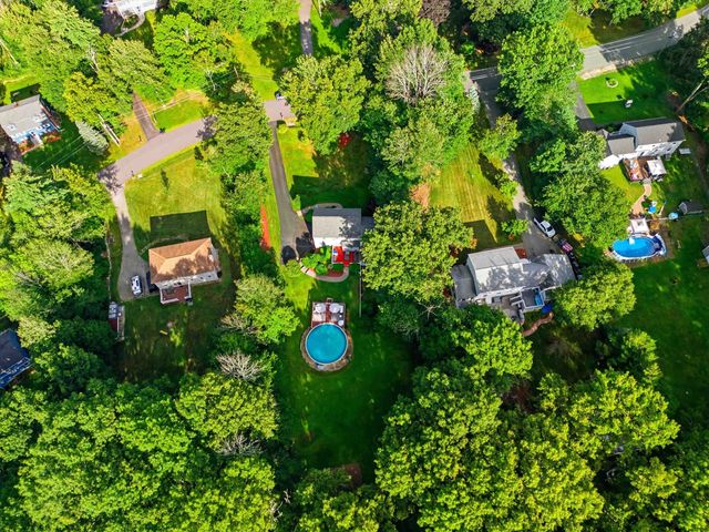 16 Alyssa Drive, Derry, NH 03038