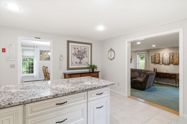 16 Alyssa Drive, Derry, NH 03038