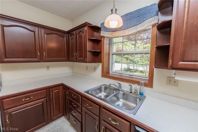 818 Shagbark Trail, Medina, OH 44256