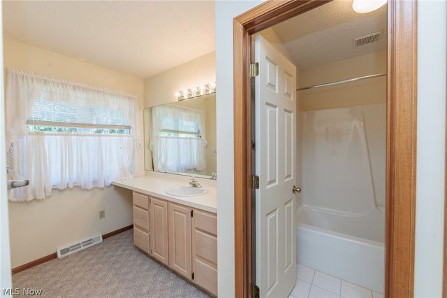 818 Shagbark Trail, Medina, OH 44256