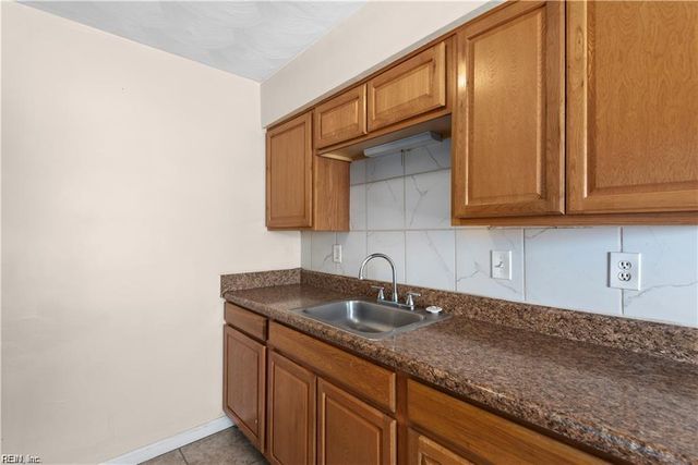 201 W 34th St Apt 7, Norfolk, VA 23504