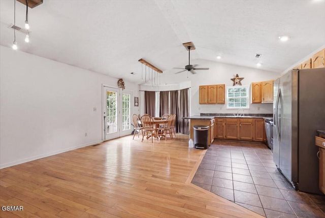 1055 Swannsylvania Road, Dandridge, TN 37725