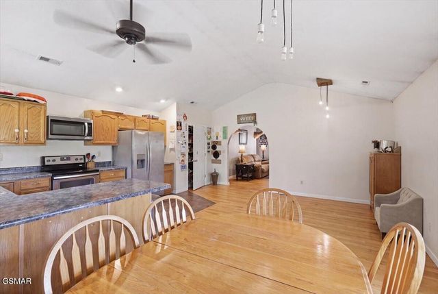 1055 Swannsylvania Road, Dandridge, TN 37725