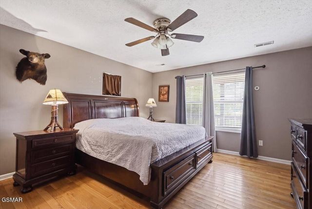 1055 Swannsylvania Road, Dandridge, TN 37725