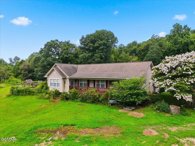 1055 Swannsylvania Road, Dandridge, TN 37725