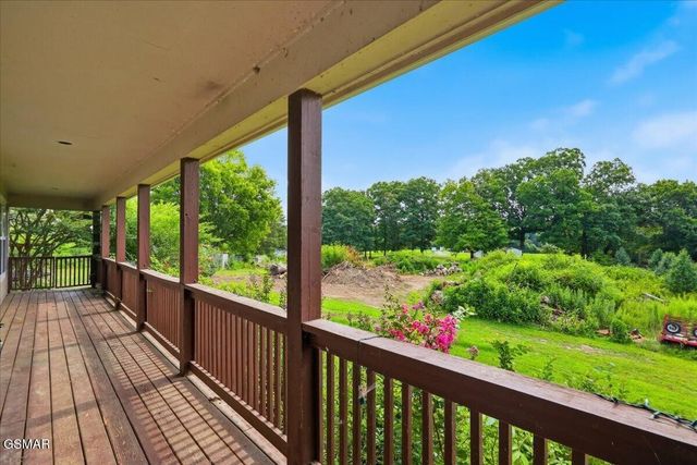 1055 Swannsylvania Road, Dandridge, TN 37725