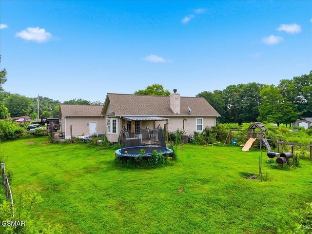 1055 Swannsylvania Road, Dandridge, TN 37725