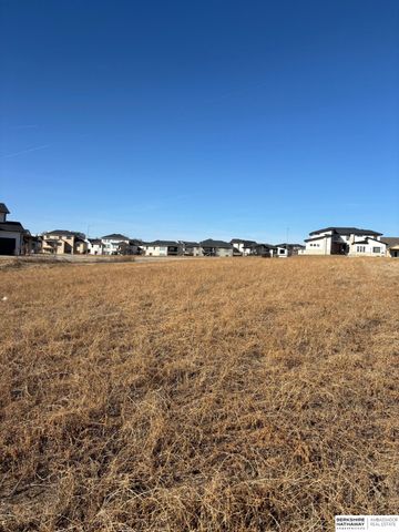 21055 Valley Circle, Elkhorn, NE 68022