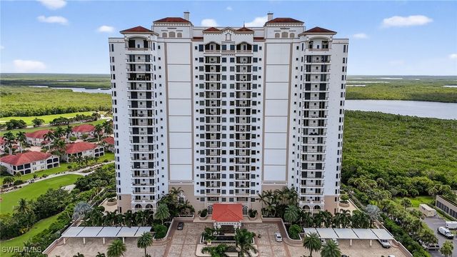 1060 Borghese LN 403, Naples, FL 34114