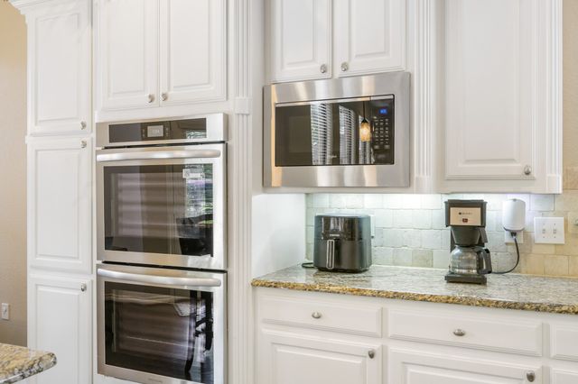 5905 Riverbend Place, Fort Worth, TX 76112