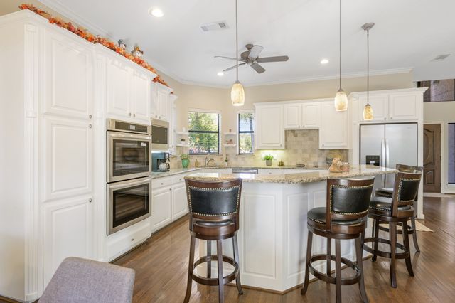 5905 Riverbend Place, Fort Worth, TX 76112