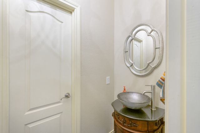 5905 Riverbend Place, Fort Worth, TX 76112