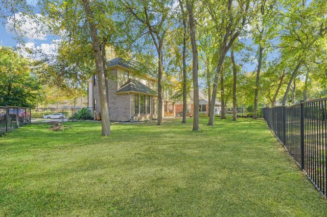 5905 Riverbend Place, Fort Worth, TX 76112