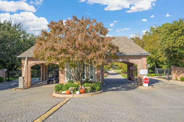 5905 Riverbend Place, Fort Worth, TX 76112