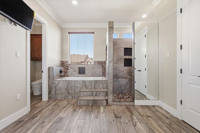 2056 Willow Bend Drive, Oak Leaf, TX 75154