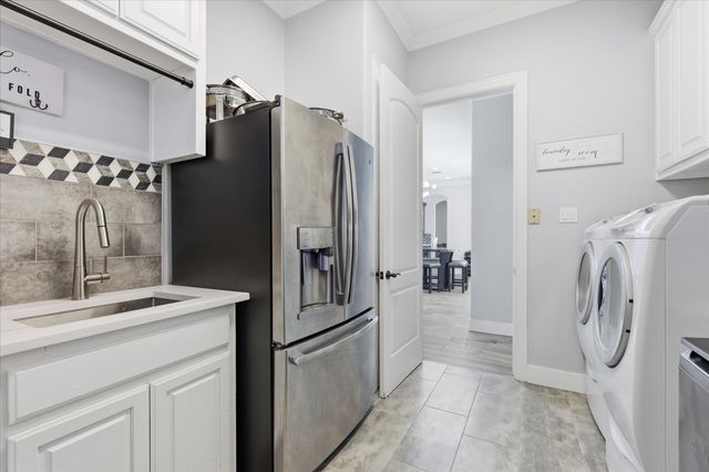 2056 Willow Bend Drive, Oak Leaf, TX 75154