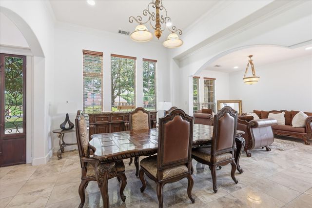 2056 Willow Bend Drive, Oak Leaf, TX 75154