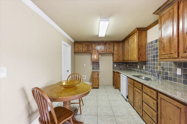 2056 Willow Bend Drive, Oak Leaf, TX 75154