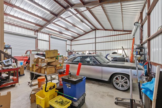 2056 Willow Bend Drive, Oak Leaf, TX 75154
