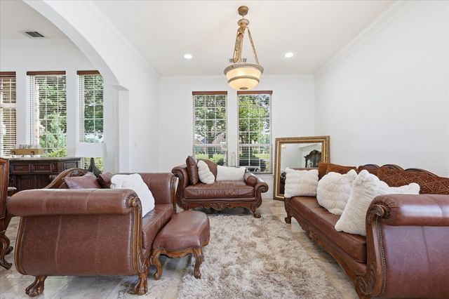 2056 Willow Bend Drive, Oak Leaf, TX 75154