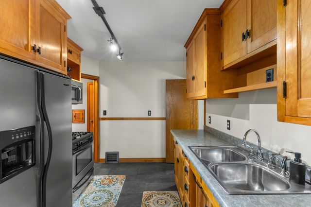 825 Delaware Avenue, Saint Paul, MN 55107