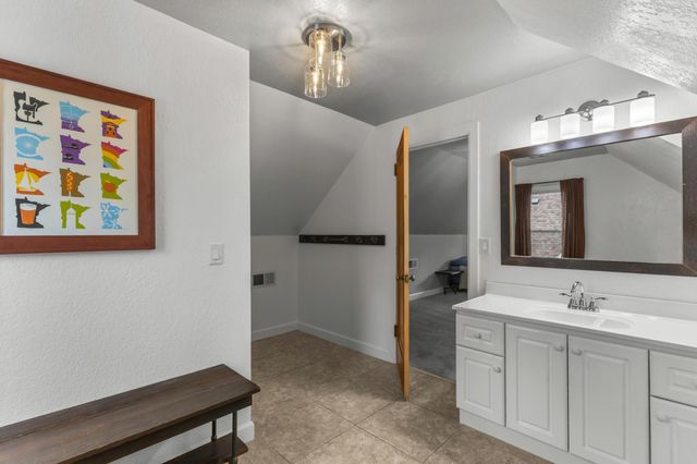 825 Delaware Avenue, Saint Paul, MN 55107