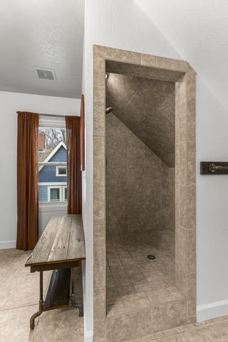 825 Delaware Avenue, Saint Paul, MN 55107