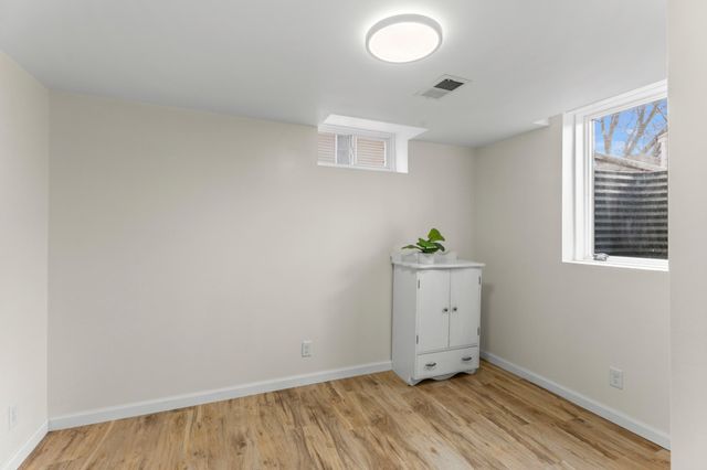 825 Delaware Avenue, Saint Paul, MN 55107