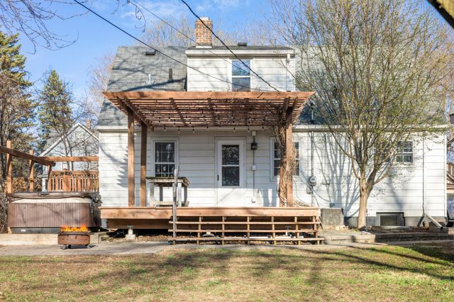 825 Delaware Avenue, Saint Paul, MN 55107