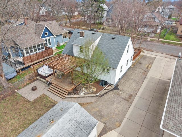 825 Delaware Avenue, Saint Paul, MN 55107