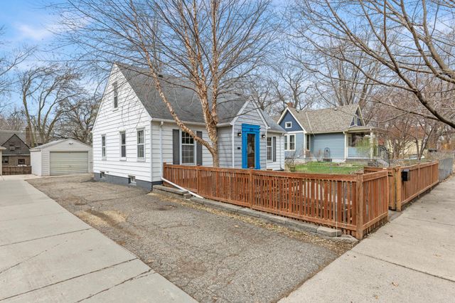 825 Delaware Avenue, Saint Paul, MN 55107