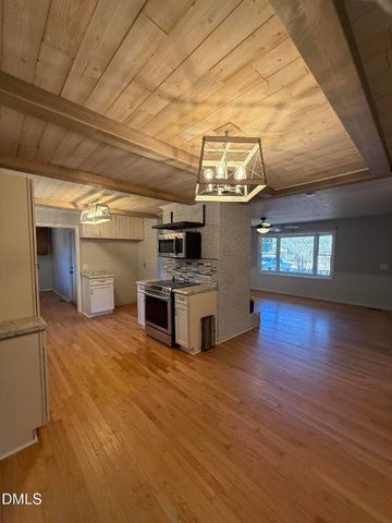 634 E Sanders Street, Four Oaks, NC 27524