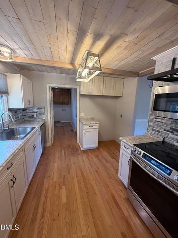 634 E Sanders Street, Four Oaks, NC 27524