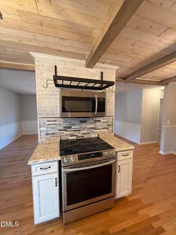 634 E Sanders Street, Four Oaks, NC 27524