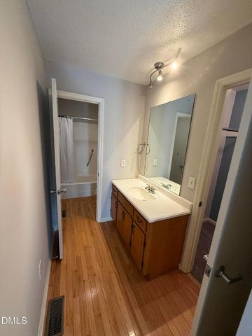 634 E Sanders Street, Four Oaks, NC 27524